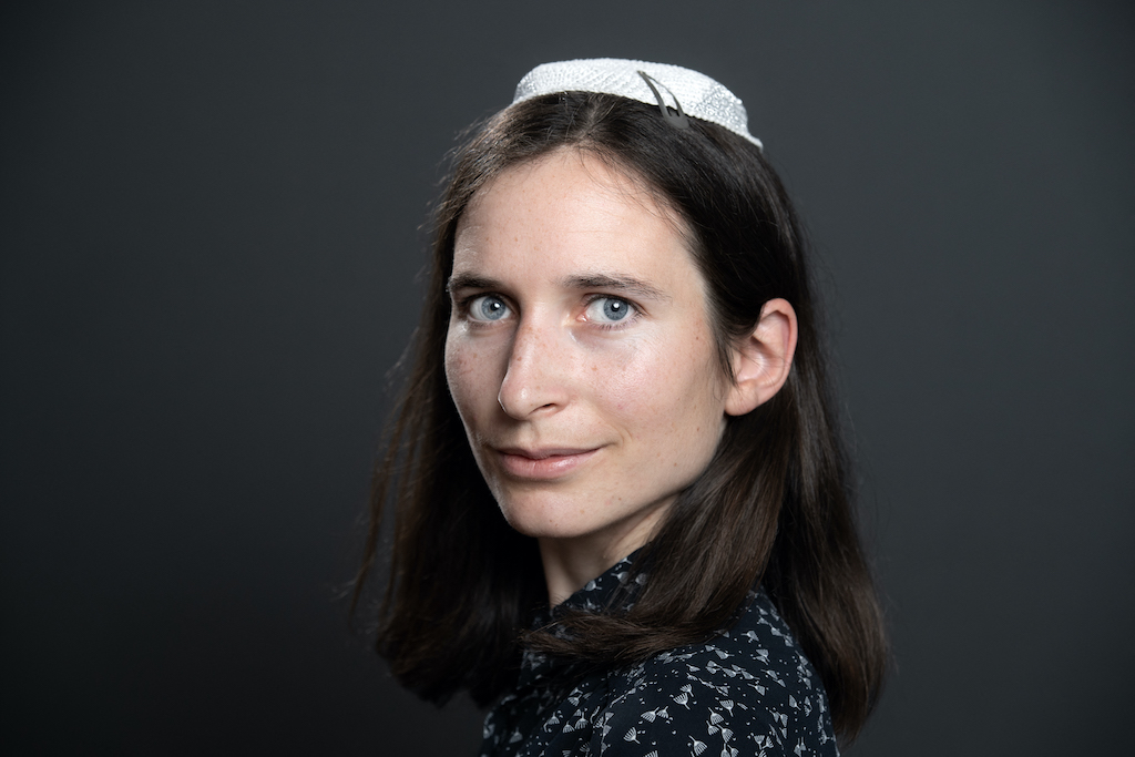 Iris Ferreira, primera mujer en ser ordenada rabina en Francia