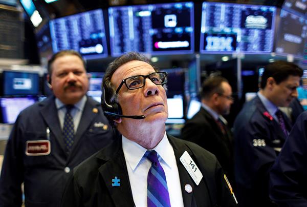 Wall Street cerró en rojo lastrado por los datos de la inflación