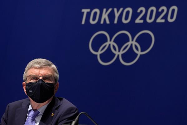 El positivo en la Villa Olímpica "no supone riesgos" para otros atletas, Bach