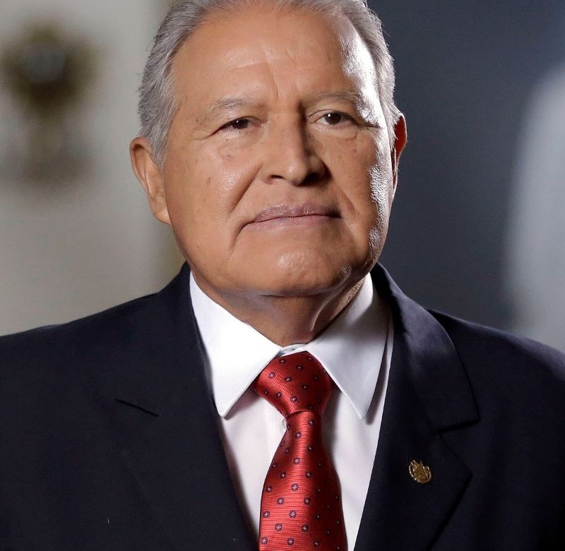 Juez salvadoreño ordena detener a expresidente Sánchez Cerén