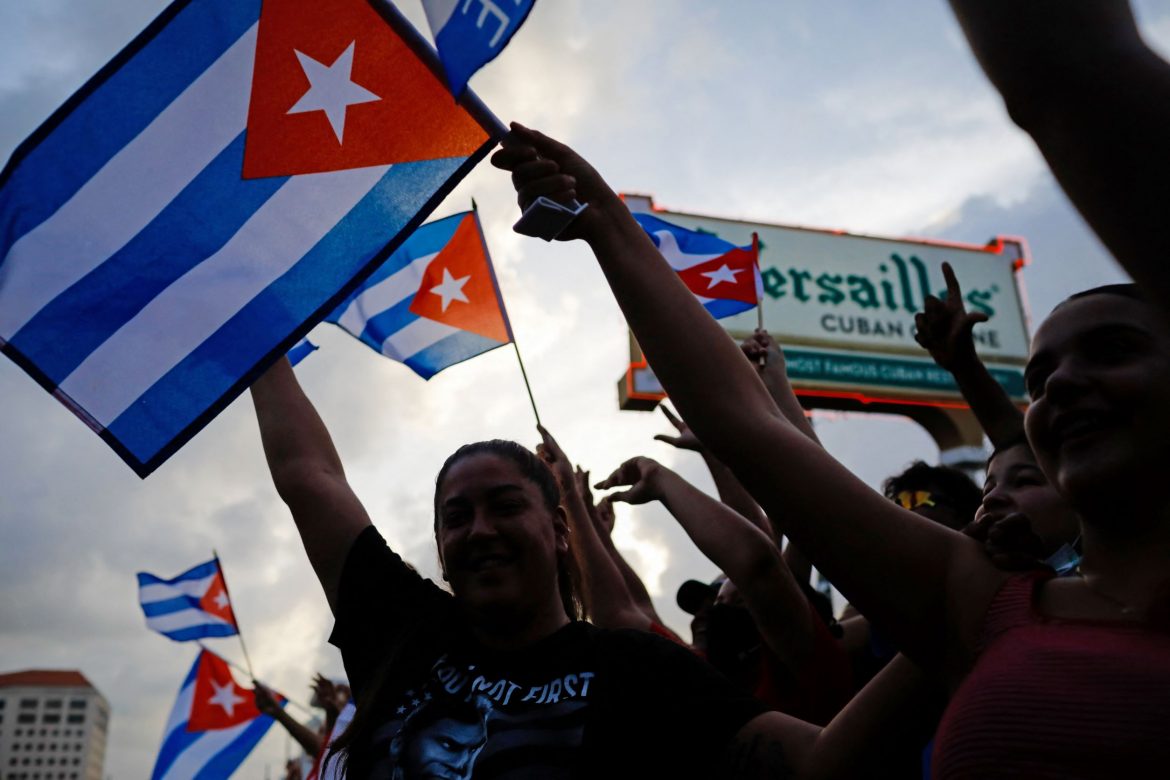Cuba, la nueva arma arrojadiza de la política española