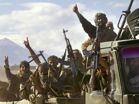 Resistencia contra los talibanes "se extiende mucho", asegura hermano del comandante Masud