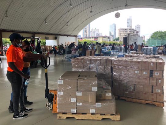 Panamá recolecta toneladas de alimentos y otros enseres que serán enviados a Haití