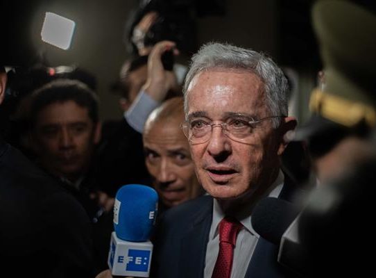 El expresidente colombiano Uribe propuso una amnistía general para lograr la paz