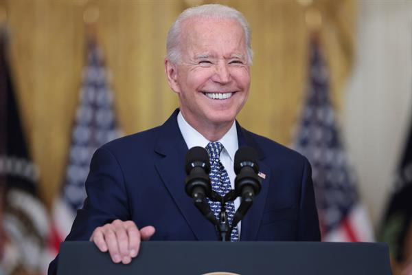 Biden ve "triste" renuncia de Cuomo por su trabajo pero respeta su decisión