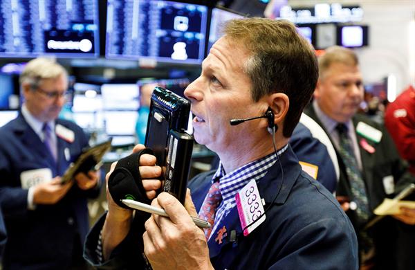 Wall Street abrió en rojo y el Dow Jones bajó 0,64 %