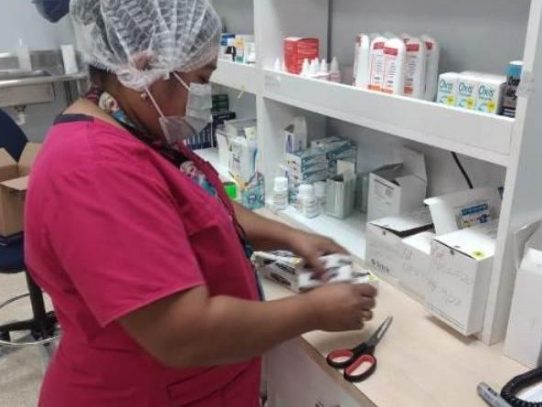 Población asegurada continúa en espera de solución a escasez de medicinas 