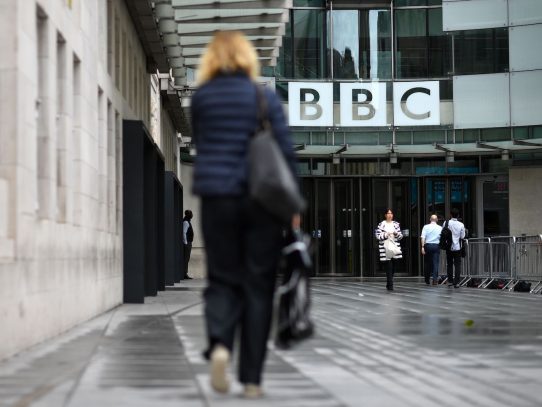 La BBC denuncia que expulsión de corresponsal en Rusia es un "atentado a la libertad de prensa"