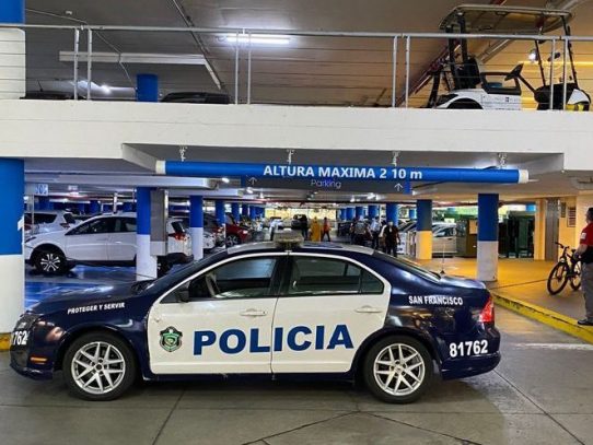 Asesinan a un hombre en estacionamientos de centro comercial en Paitilla