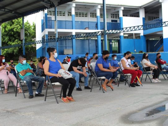 Inició vacunación por barrido con Pfizer en circuito 8-6