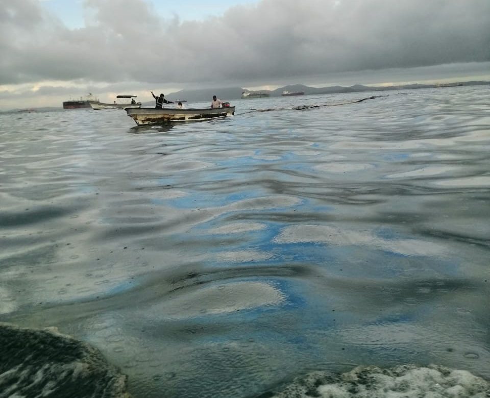 Investigan derrame de combustible en Isla Taboguilla