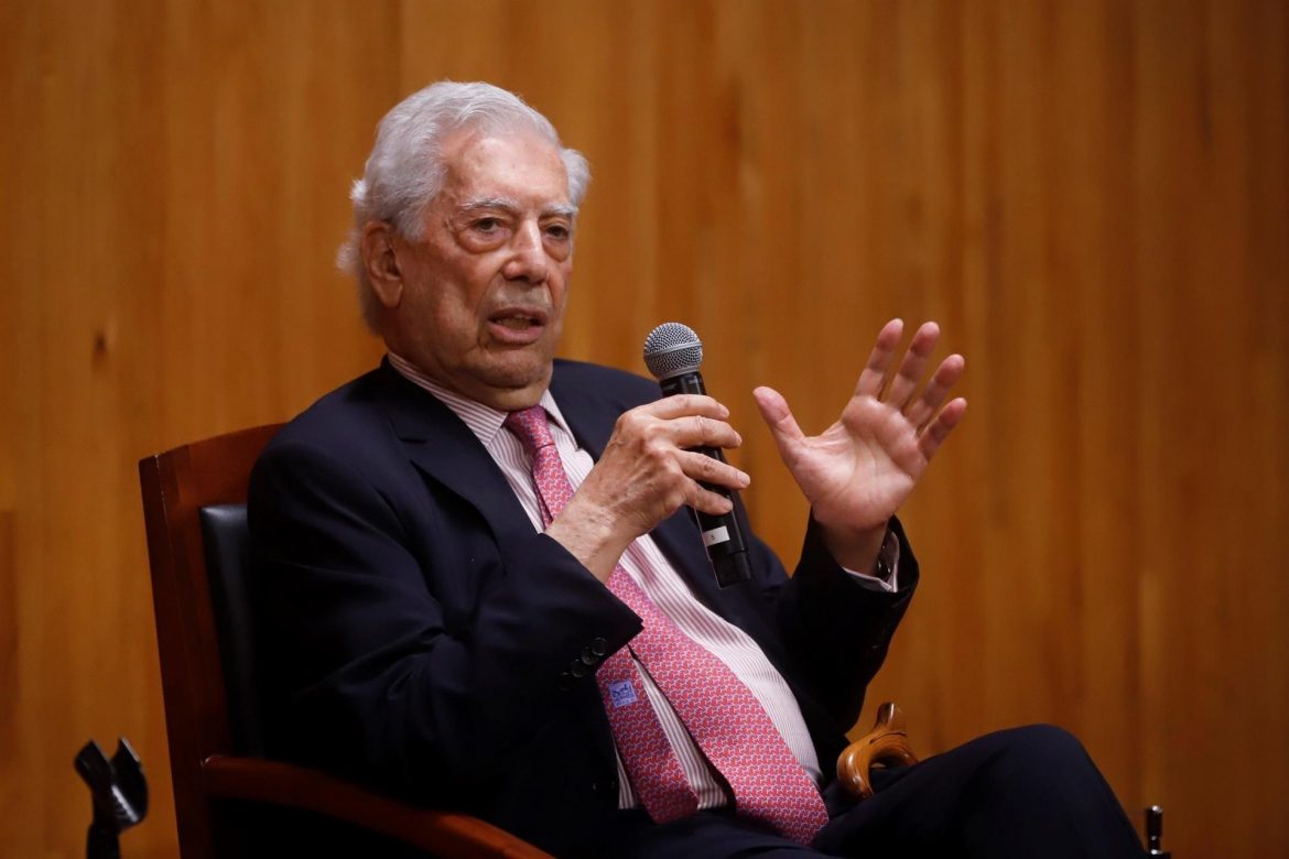 Vargas Llosa reivindica que la literatura impulsa, a soñar un mundo mejor