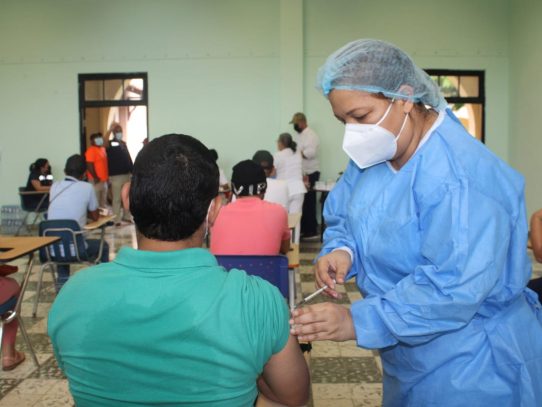 Inicia jornada de vacunación en circuitos 9-1 y 9-3 en Veraguas