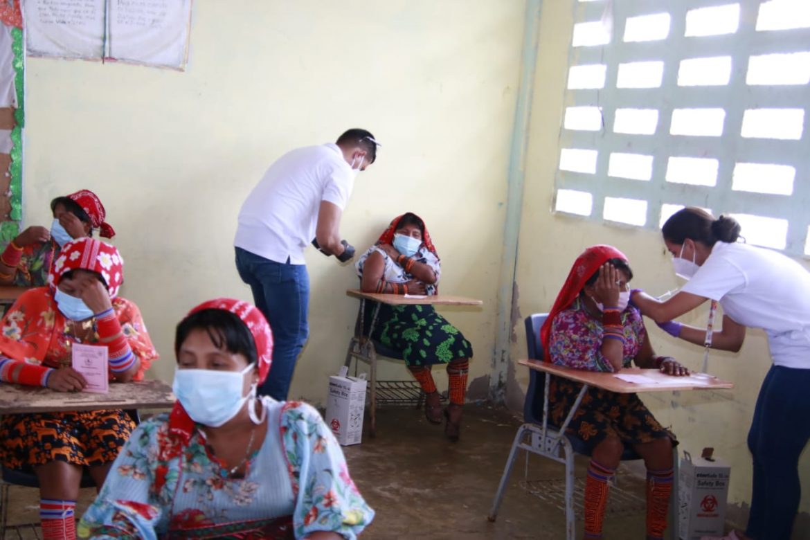 Inicia vacunación por barrido en 15 comunidades de la Comarca Guna Yala