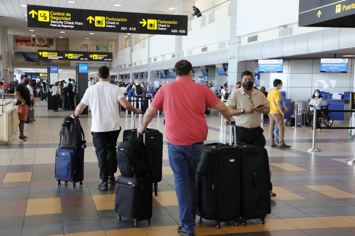 Piden a la Aduanas aclarar la medida de ingreso de medicamentos por viajero