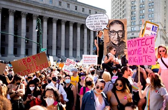 Miles de mujeres marchan en Estados Unidos en defensa del derecho al aborto