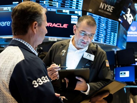 Wall Street cerró con un nuevo doble récord, animado por los buenos resultados   