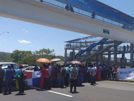 Tras manifestación, MOP se comprometió a mejorar carreteras en la comarca la Ngäbe-Buglé
