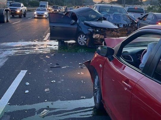 Triple colisión en autopista Arraiján-La Chorrera dejó una víctima fatal