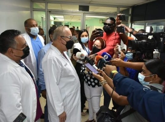 Lau Cortés lanza llamado de atención a proveedores de medicamentos