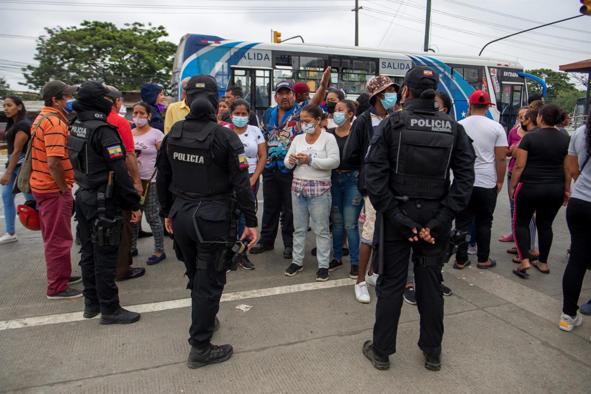 Ecuador reporta más "ataques" en una cárcel de Guayaquil, tras la matanza de 68 reos