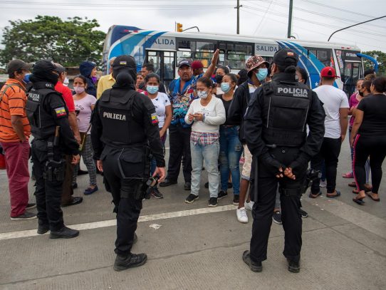 Ecuador reporta más "ataques" en una cárcel de Guayaquil, tras la matanza de 68 reos