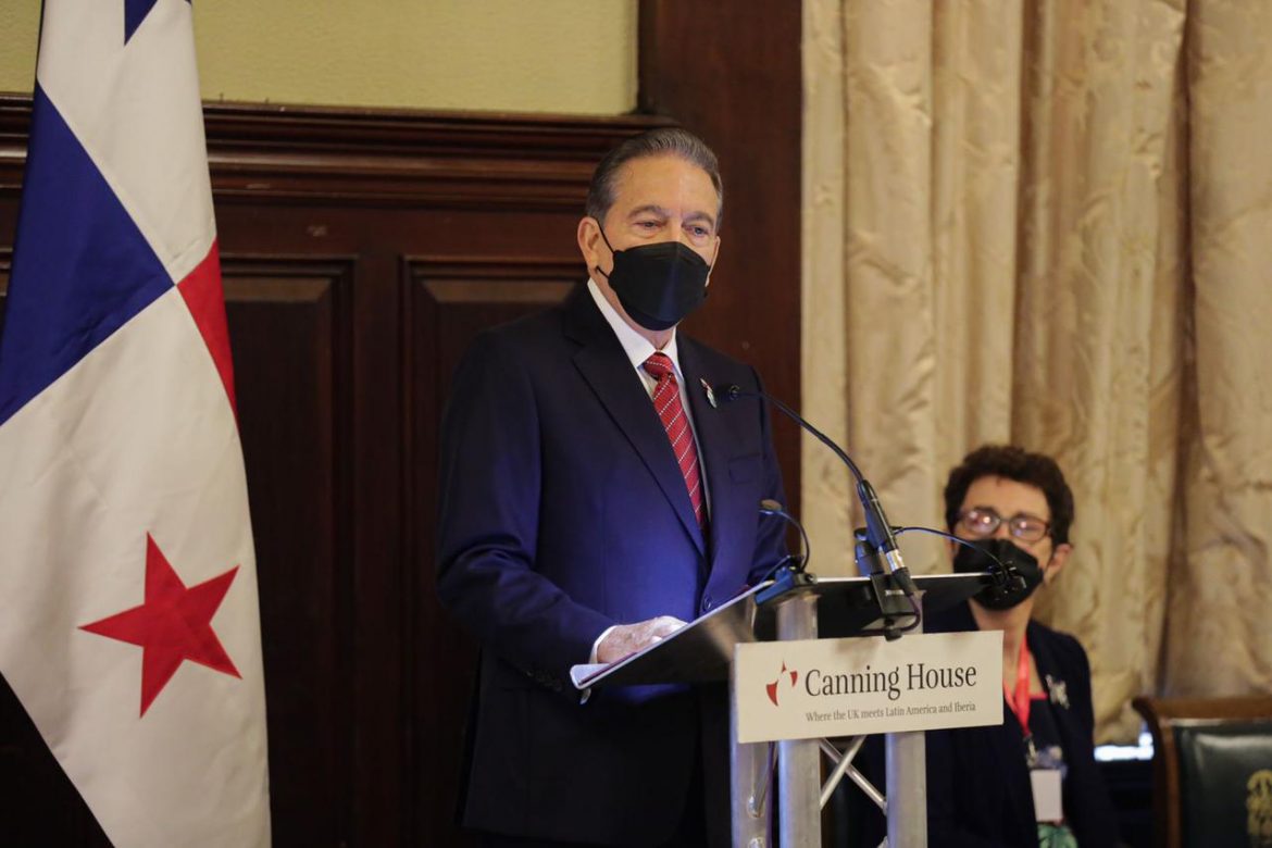 Misión a Escocia: Presidente Cortizo expuso ventajas de Panamá en conferencia Canning House
