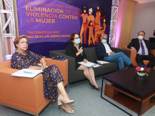 Expertos abordan la violencia contra la mujer en Panamá