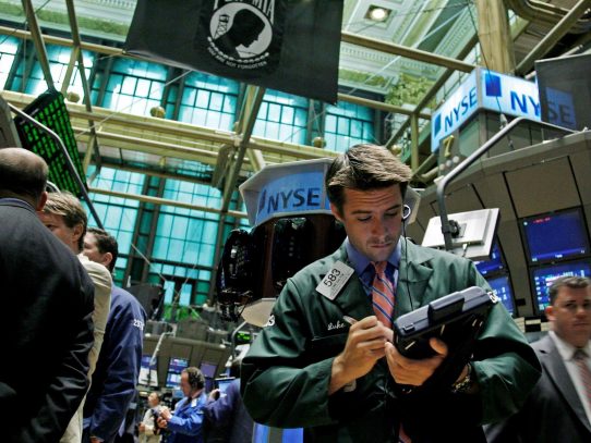 Wall Street tropezó con la variante ómicron y cerró noviembre con pérdidas