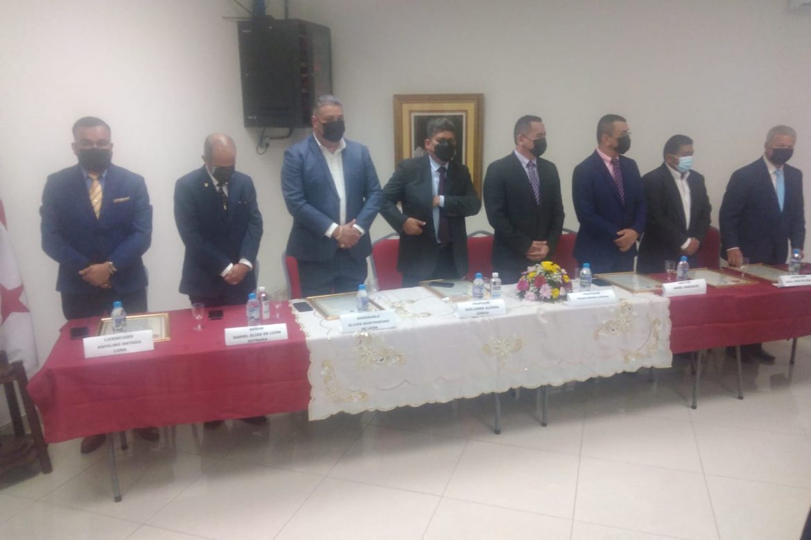 En bicentenario de la Independencia de Panamá de España, 8 profesionales recibieron distinciones
