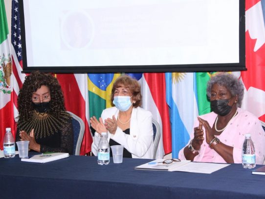 Destacan aportes de las mujeres afrodescendientes en el marco del bicentenario