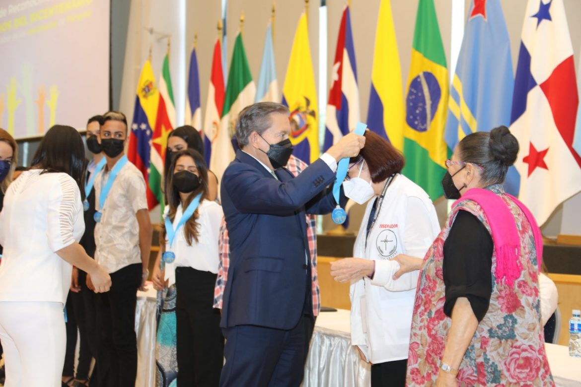Presidente entregó reconocimiento a 148 voluntarios en pandemia