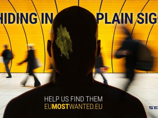 Prófugos a la vista de todos: los criminales más buscados de la UE