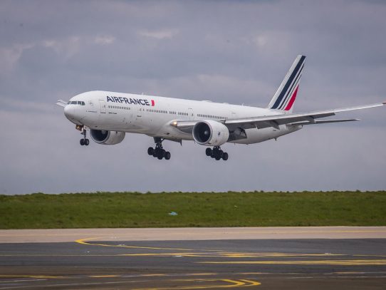 Grupo Air France-KLM encarga 100 aviones A320 a Airbus y cuatro A350 de carga