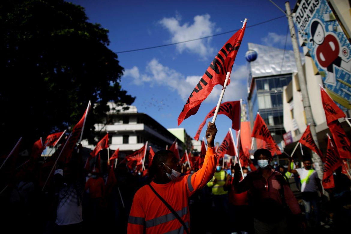 Manifestantes piden que el Estado garantice derechos básicos de los panameños