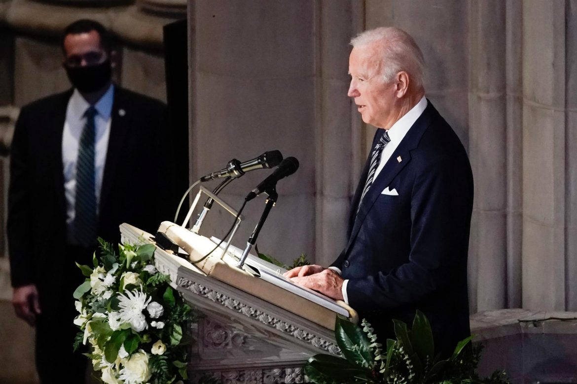 Biden aborda la crisis en Ucrania en su primera conversación con Scholz
