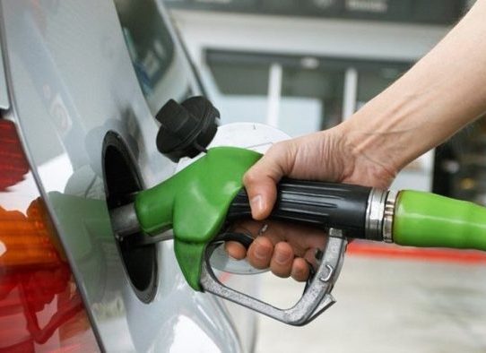 Anuncian aumento del precio del combustible desde este viernes