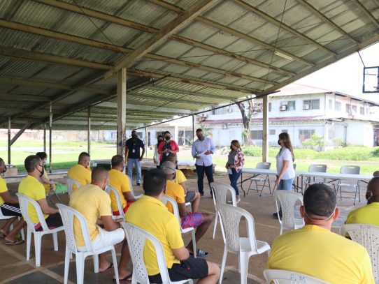 Desarrollan programa para la reinserción social y laboral en La Joya