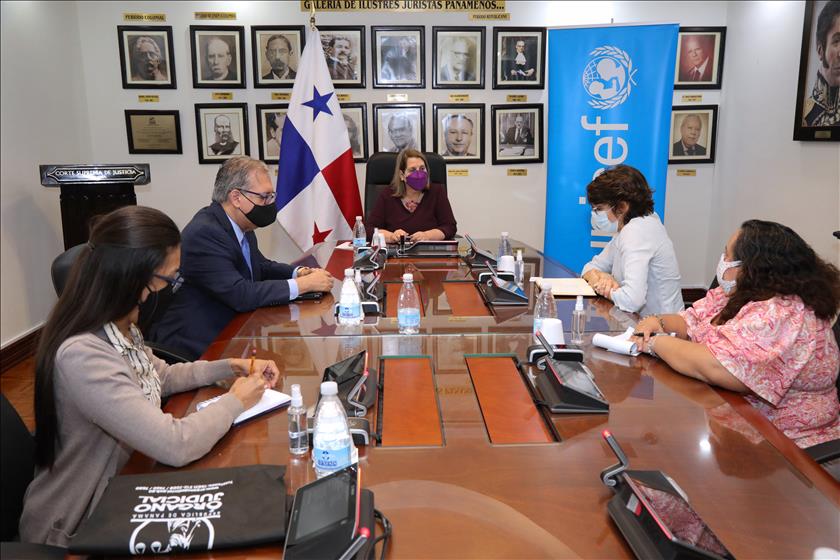 Representantes de UNICEF en Panamá se reúnen con vicepresidenta de la CSJ