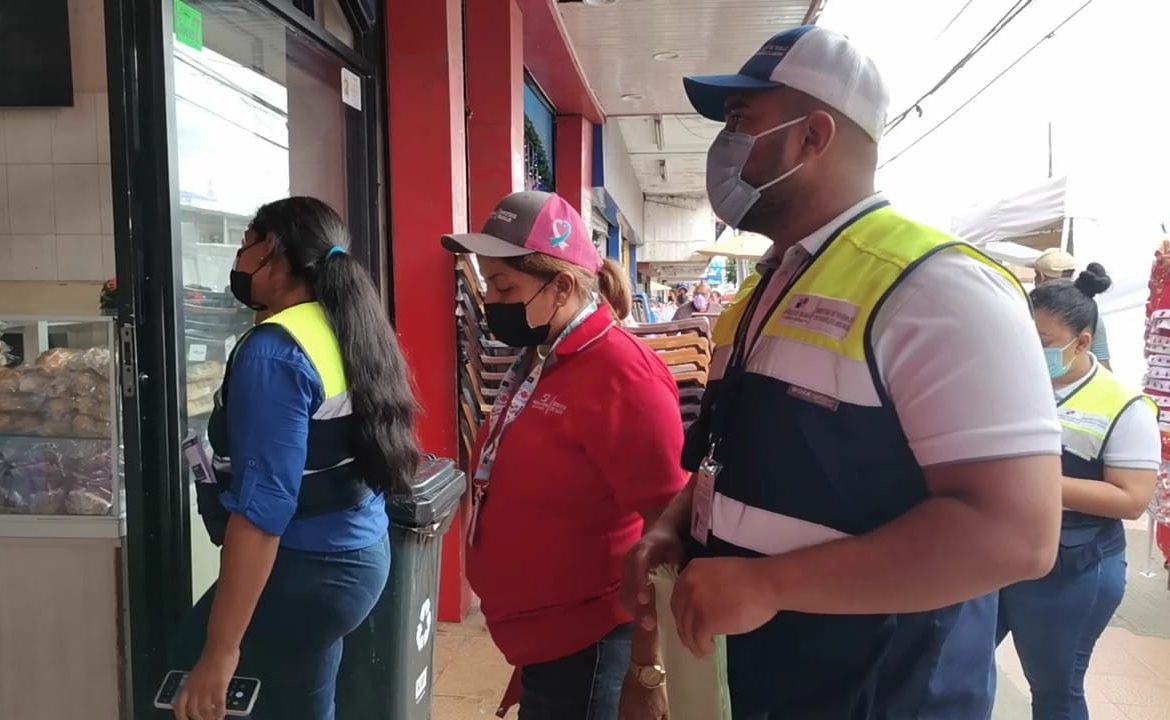 Continúan los operativos sanitarios en locales de Veraguas