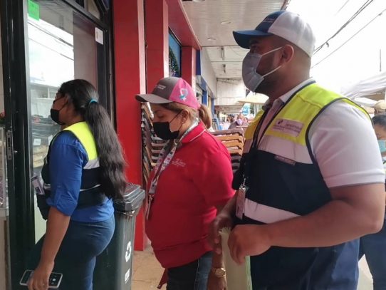 Continúan los operativos sanitarios en locales de Veraguas