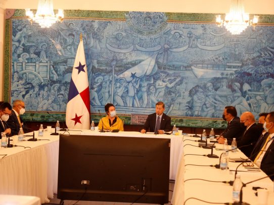 Panamá busca atraer inversión checa para potenciar reactivación económica
