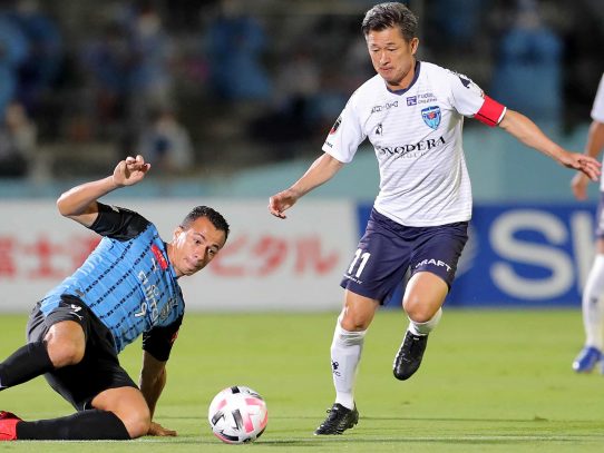 El veterano futbolista japonés Miura continuará jugando a los 55 años