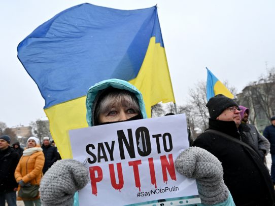 Occidente amenaza con nuevas sanciones contra Moscú por Ucrania