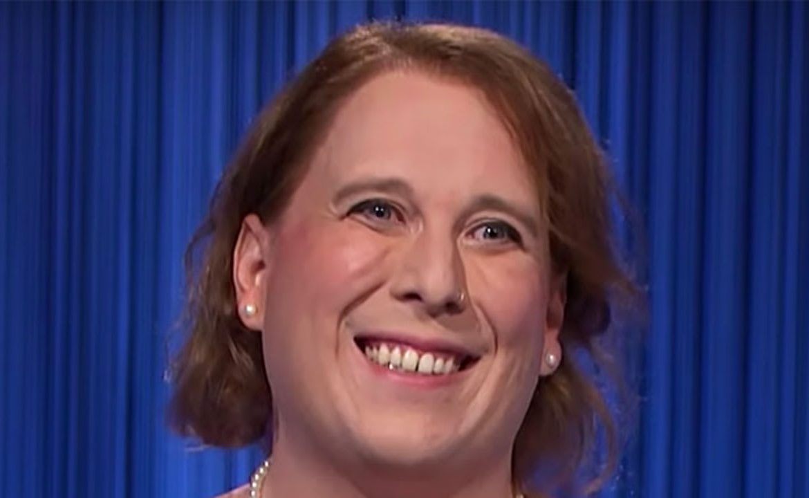 Mujer trans logra récord histórico como concursante de "Jeopardy!" en EE.UU.