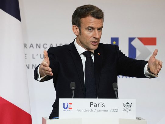 La izquierda francesa consuma su unión para derrotar a Macron en legislativas