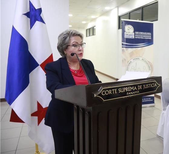 María Eugenia López Arias: elegida como presidenta de la CSJ