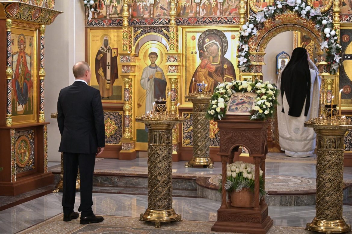 Putin felicitó a los rusos por la Navidad ortodoxa