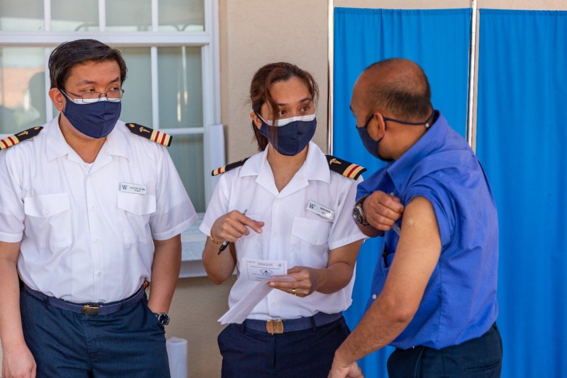 Hub humanitario: Panamá vacuna a los marinos que arriban a sus puertos