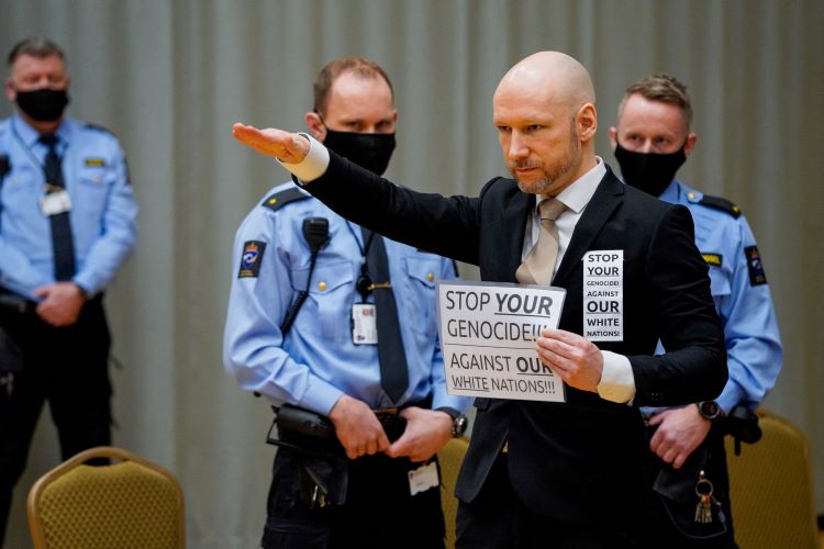Diez años después de la carnicería de Utøya, Breivik pide su liberación